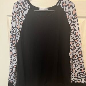 Black and Gray Raglan Long Sleeve Sweatshirt